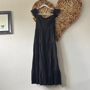 Reformation Derek off shoulder midi tiered dress size 6, Black